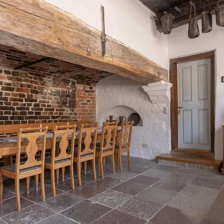 Apartment 3 Caspar Hoyer Id 385 *